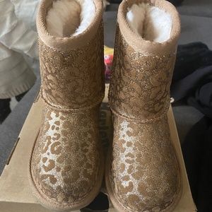 Girl toddler leopard uggs